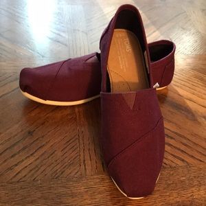 Maroon Toms, Women’s Size 8.5
